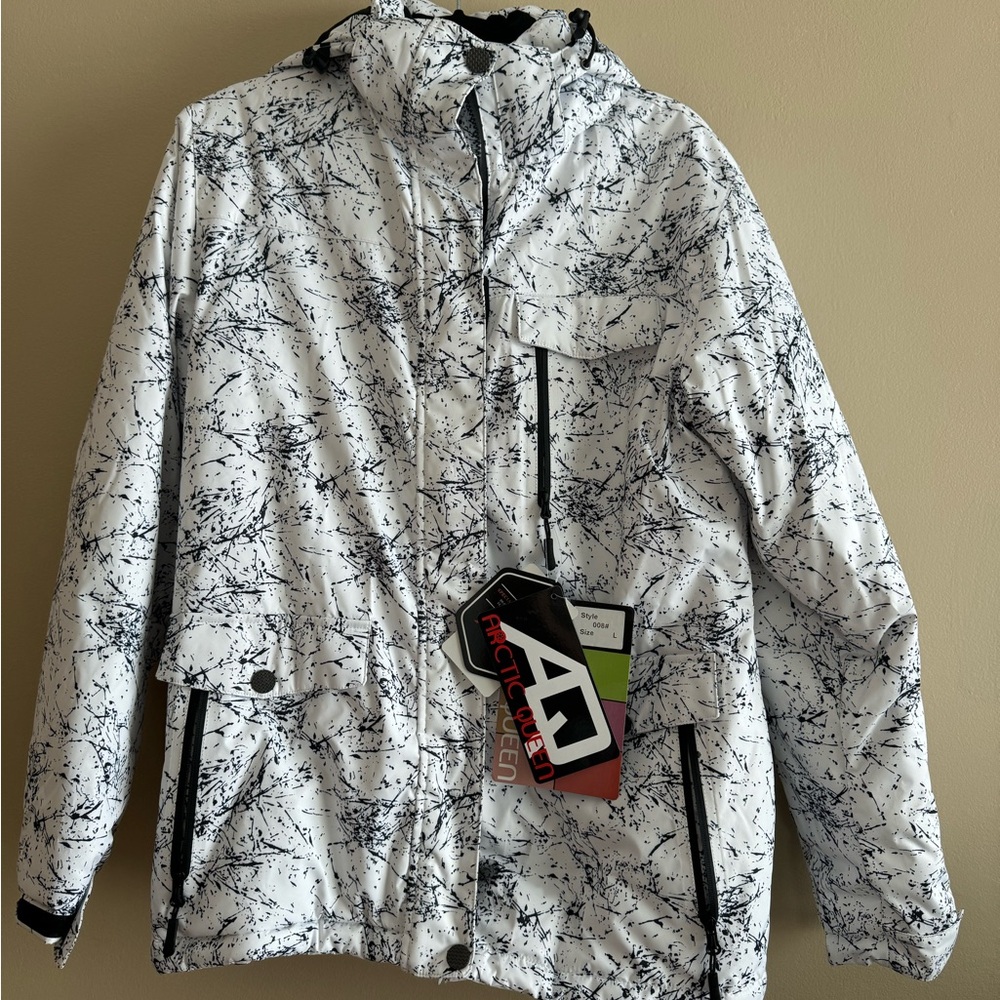 ARCTIC QUEEN White and Black Splatter Ski or Snow Jacket